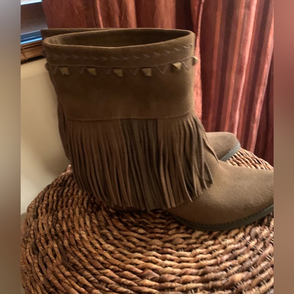 Sbicca suede fringed booties - Picture 3 of 5